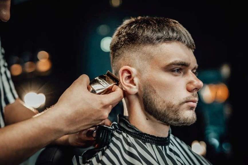 Fade Saç Kəsimi Nədir və Kimlər Üçün Uyğundur?